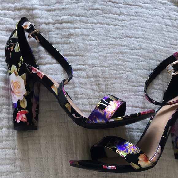 Black Floral Heels - Picture 2 of 4